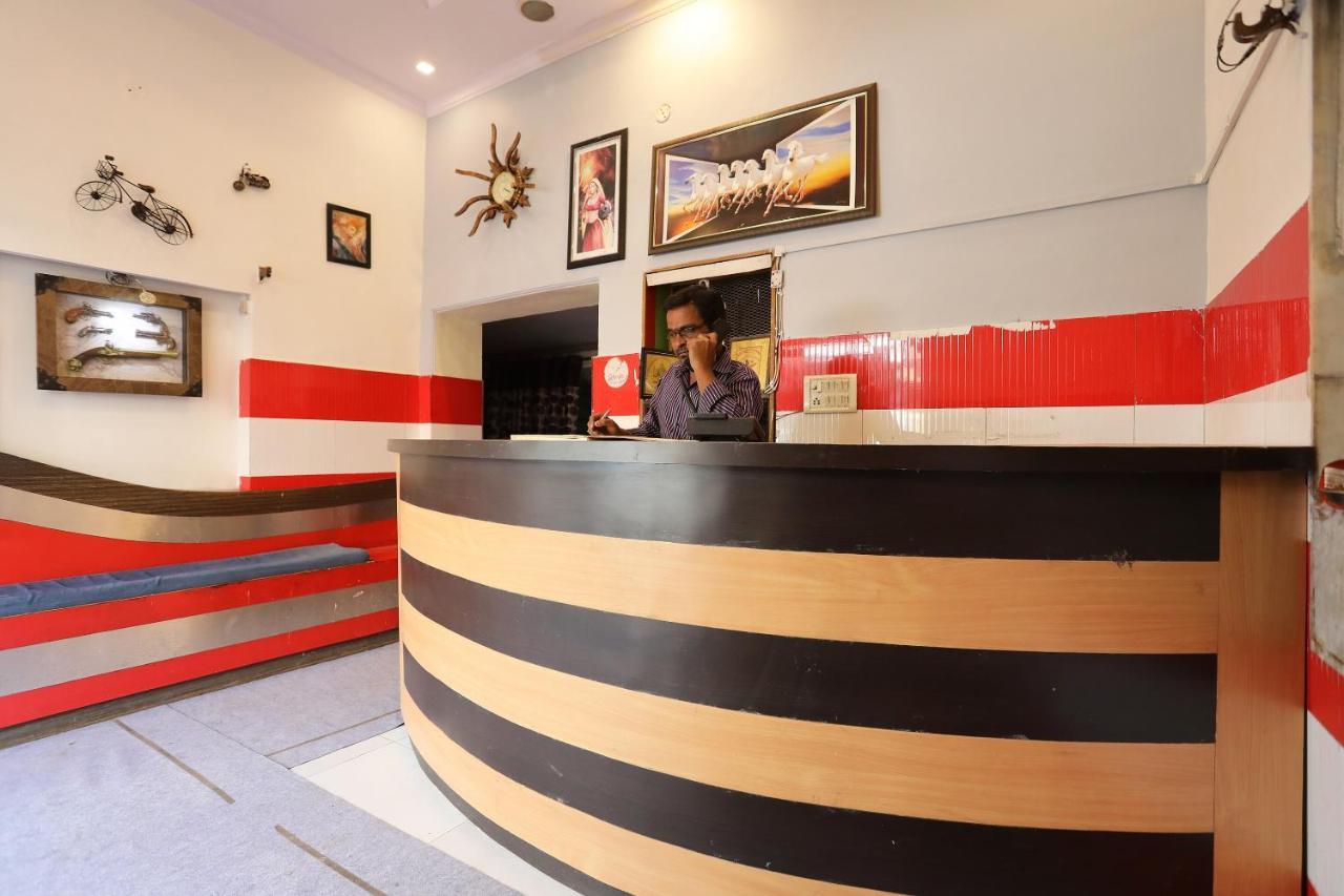 Oyo 29411 Hotel Vanshika Agra  Zewnętrze zdjęcie
