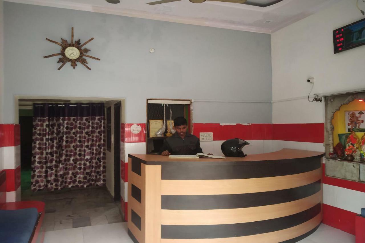 Oyo 29411 Hotel Vanshika Agra  Zewnętrze zdjęcie