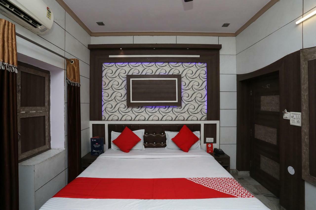 Oyo 29411 Hotel Vanshika Agra  Zewnętrze zdjęcie